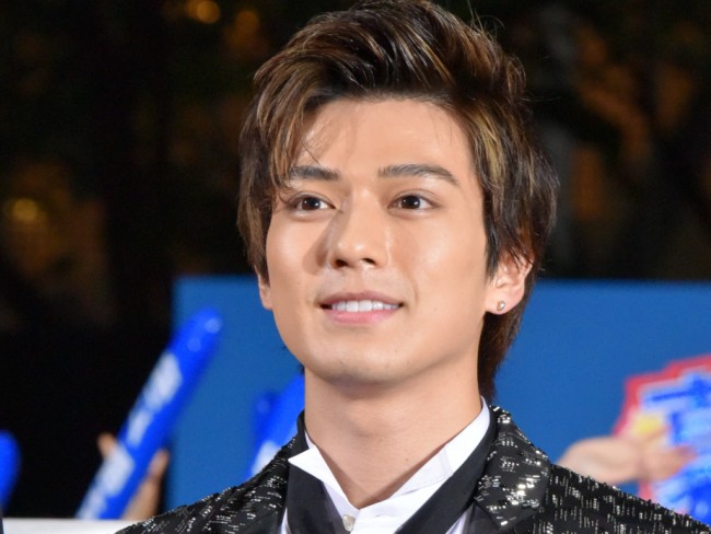 新田真剣佑が 小さく 見える 城田優が楽屋訪問 18年4月29日 エキサイトニュース