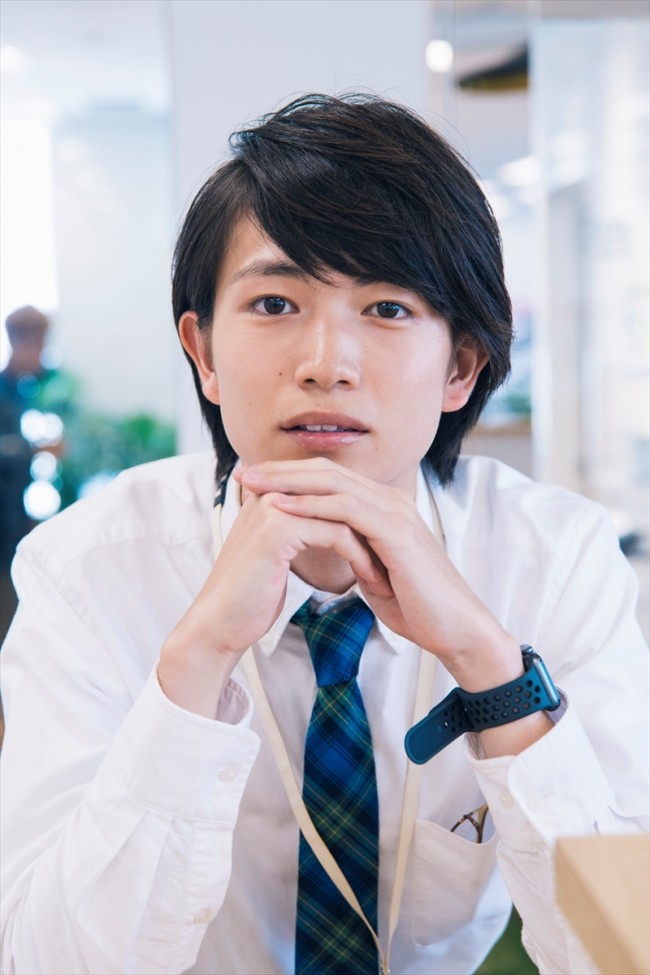 綱啓永 Tシャツ② ロンT 綱啓永 直筆サイン入りファースト写真