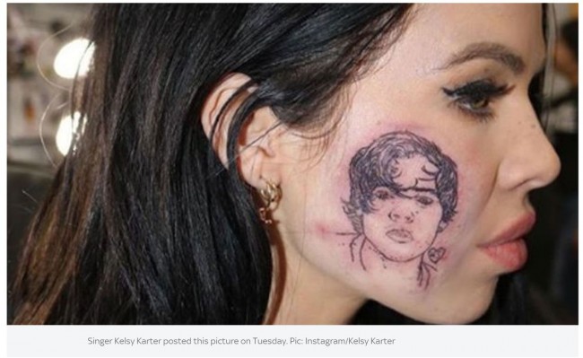 ワン ダイレクション ハリーの似顔絵タトゥーを顔に入れた女性 実はウソ 19年4月日 エキサイトニュース