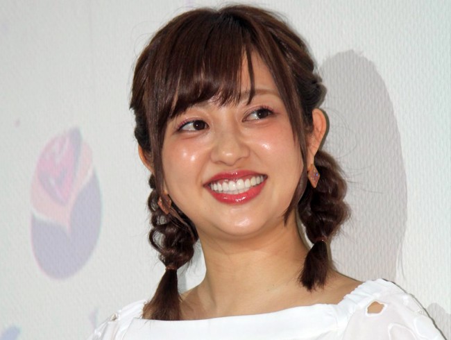 菊地亜美 部屋着での謎ダンスがかわいい 夫に 盗撮 される 19年4月9日 エキサイトニュース