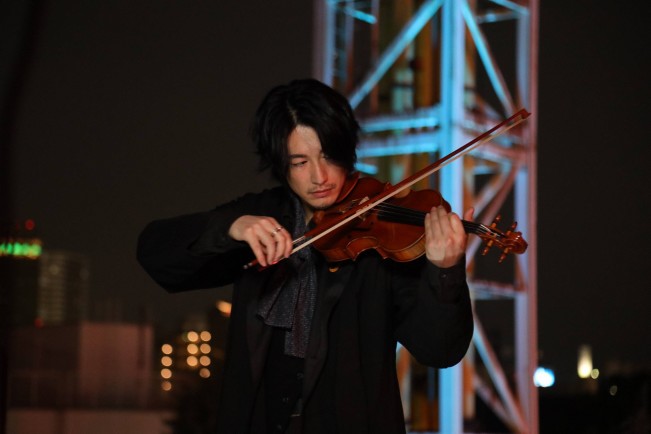 シャーロック ディーン フジオカ 美しい バイオリン演奏姿にネット歓喜 19年10月8日 エキサイトニュース