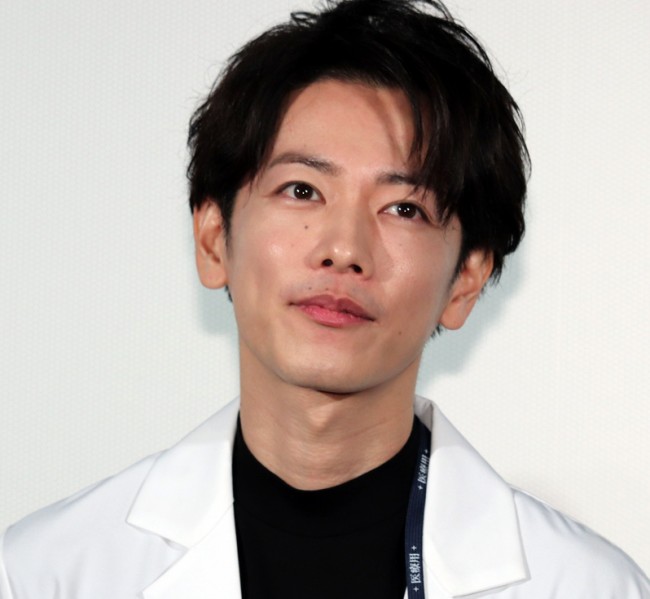 恋はつづくよどこまでも 佐藤健 採血シーン にネット興奮 血管までカッコいい 年1月29日 エキサイトニュース