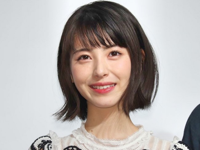 浜辺美波 かわいいノースリーブで御礼 ツイッターフォロワー100万人突破 2020年3月16日 エキサイトニュース