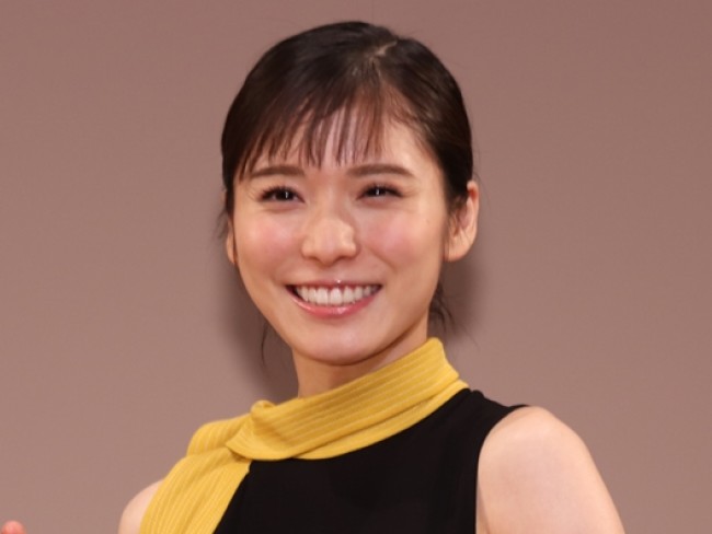 松岡茉優 ショートボブがかわいい 撮影オフショットに反響 年10月5日 エキサイトニュース