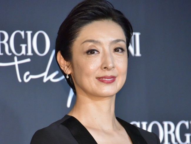 美しい 草刈民代 50代も中盤の後半 誕生日にすっぴん 18歳のウエディングドレス姿公開 21年5月11日 エキサイトニュース