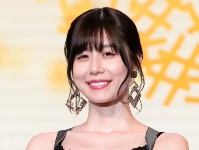 有村藍里 ほくろ除去を報告 治療用テープ付きショットにも かわいい の声 21年5月24日 エキサイトニュース