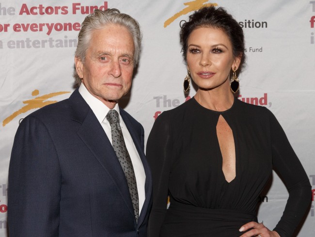 マイケル ダグラス キャサリン ゼタ ジョーンズ イケメン息子の名門大学卒業を祝福 22年6月5日 エキサイトニュース マイケル ダグラス キャサリン ゼタ ジョーンズ イケメン息子の名門大学卒業を祝福 22年6月5日 エキサイトニュース