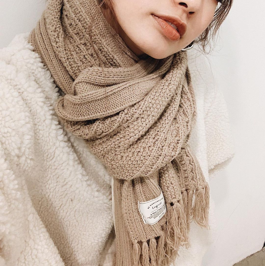 スカーフ ストールの巻き方を徹底解説 おしゃれアレンジを楽しもう ローリエプレス