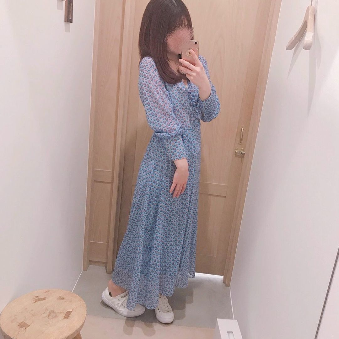 色白さんに似合う色って イエベ ブルベのおすすめコーデをご紹介 ローリエプレス 色白さんに似合う色って イエベ ブルベのおすすめコーデをご紹介 ローリエプレス