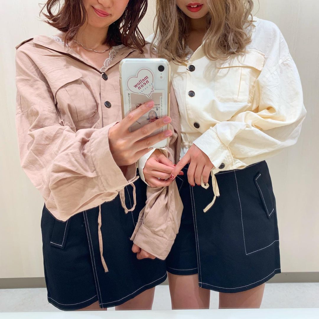 双子コーデでおしゃれを楽しむ アイテム 季節別の着こなしを大公開 ローリエプレス 2 2