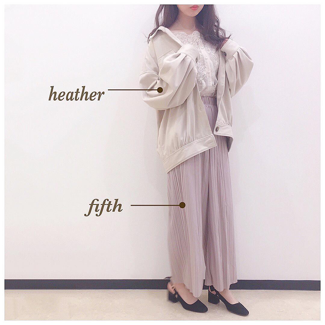 ピンクズボンコーデでおしゃれに魅せるコツ 季節別の着こなし例も ローリエプレス