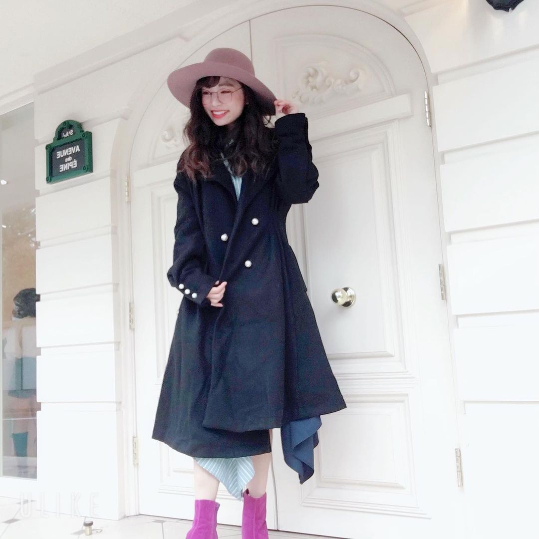 黒トレンチコートのおすすめコーデ 季節 アイテム 丈別でご紹介 ローリエプレス