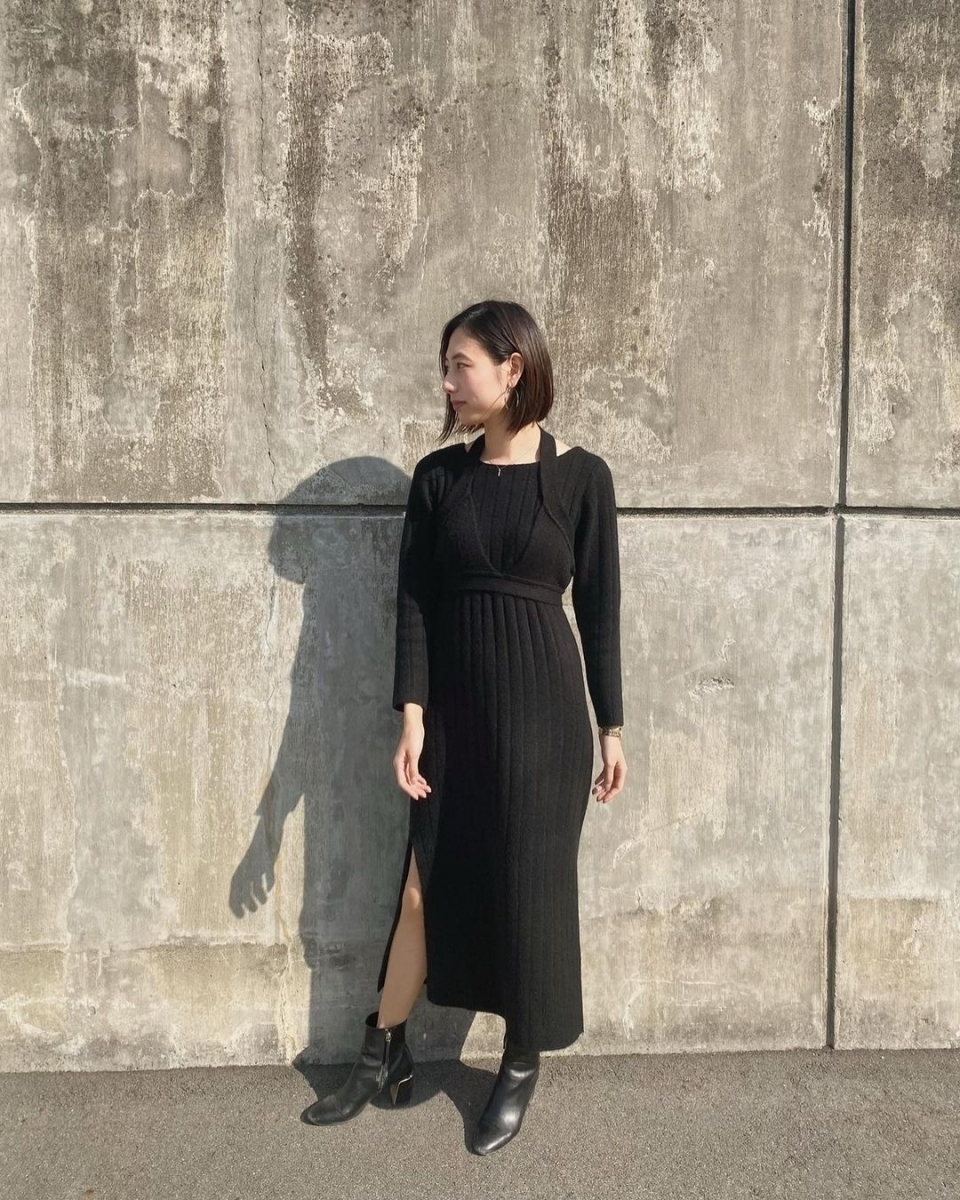 21年 黒ワンピースの冬コーデを丈 素材 小物別で紹介 ローリエプレス