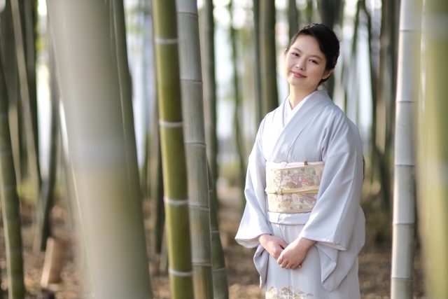 留袖に合う髪型 ヘアアレンジをご紹介 基本のマナーやngヘアも ローリエプレス