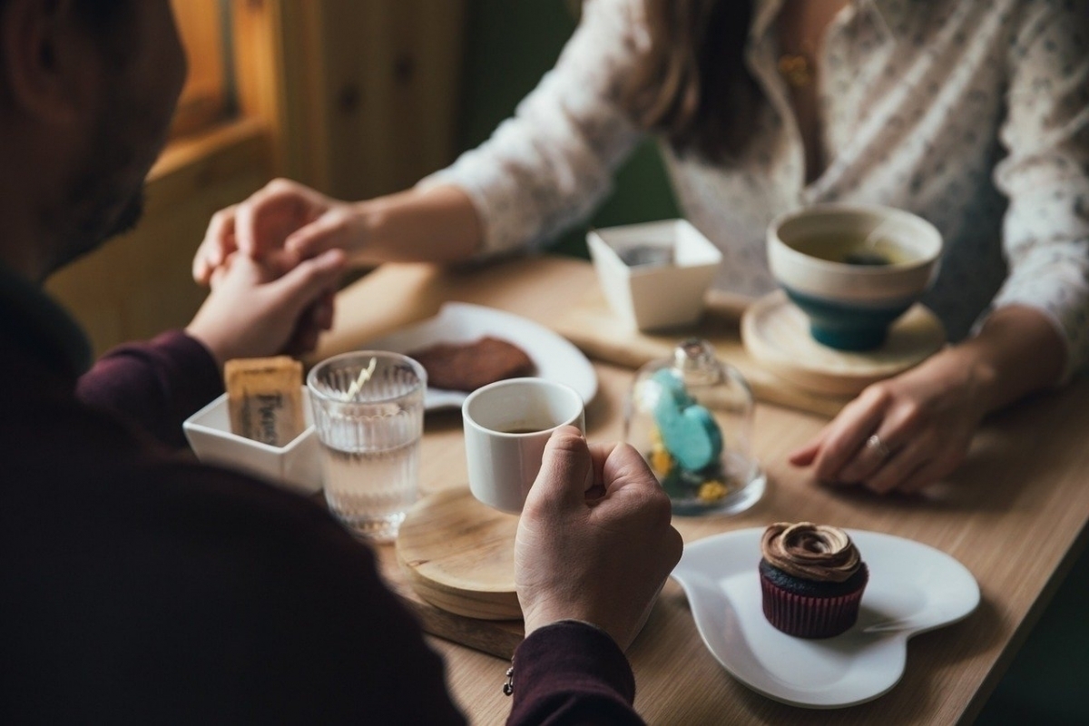 結婚は人生の墓場だと感じる男性の本音とは 実は意味が違う由来も解説 ローリエプレス