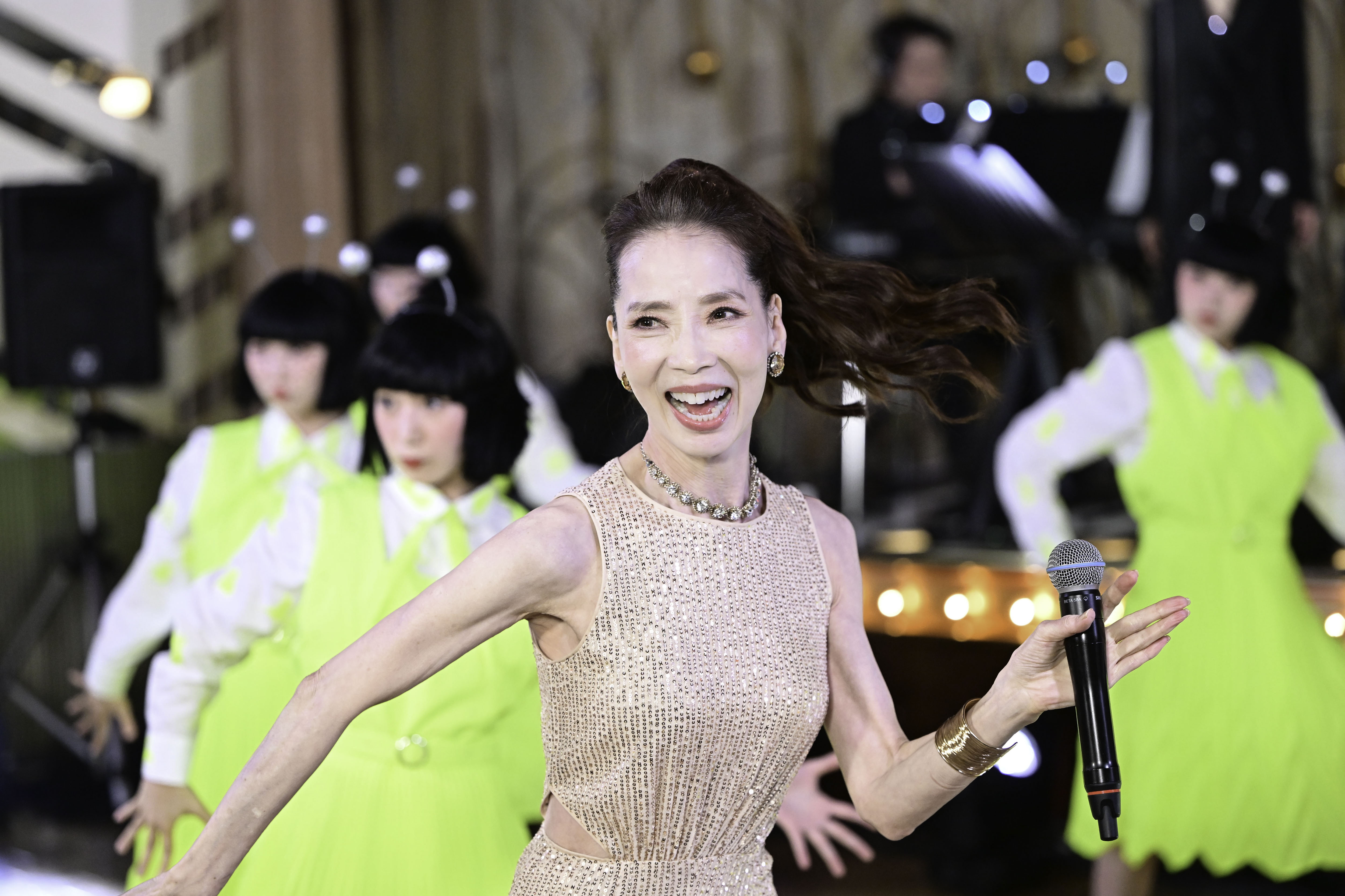 昭和の名曲「UFO」「シンデレラ・ハネムーン」を令和のダンスで爆踊！？「爆踊！アバンギャルディ 昭和歌謡の宴」増田惠子(ピンク・レディー ...