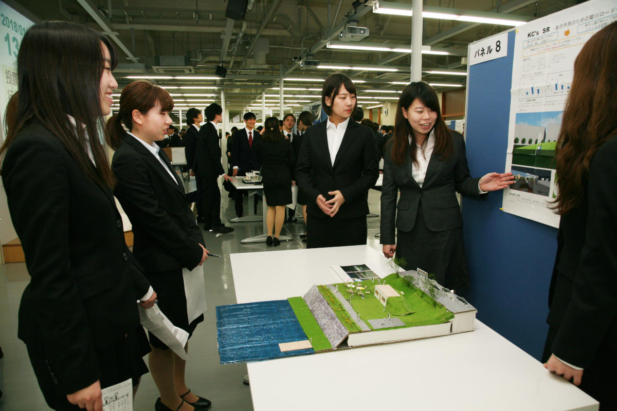 学部2年次生が地域社会や専門に関連した身近な問題に取り組み 解決策を提案 プロジェクトデザイン実践 公開発表 ポスターセッション 口頭発表 金沢工業大学 19年1月8日 エキサイトニュース