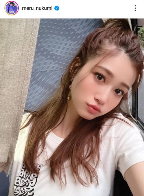 めるる、濃いめメイク&デコ出しアップヘアSHOTをファン称賛「色っぽい!」「なんでも似合うの最強」 - エキサイトニュース