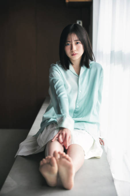 日向坂46正源司陽子、美脚がチラリと覗くスカートSHOT披露！圧倒的な