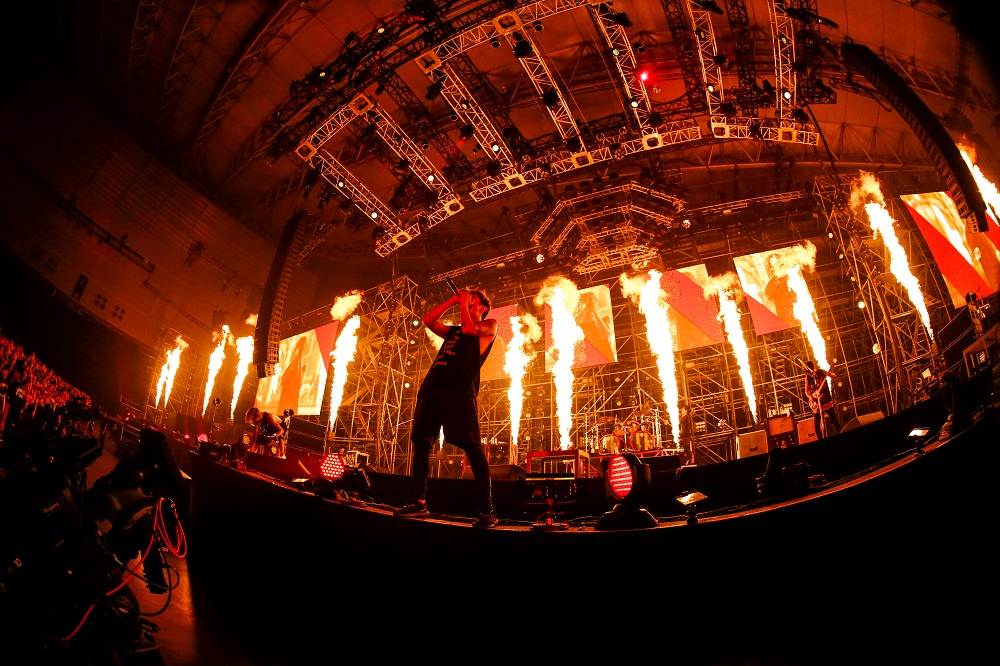 One Ok Rock 35xxxv Japan Tour 幕張メッセでの追加公演終了 10 2には新曲 The Way Back Japanese Ver の配信が 決定 15年9月14日 エキサイトニュース