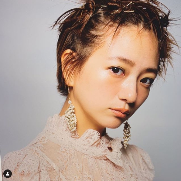 伊藤千晃 クールビューティーなショートヘアshotに イケメン千晃 新鮮です の声 19年12月13日 エキサイトニュース