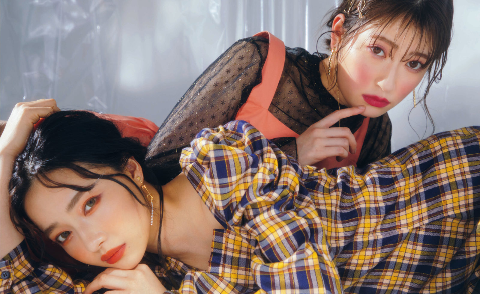 Nmb48吉田朱里と村瀬紗英が 人気の 韓国 中国メイク を披露 年4月6日 エキサイトニュース