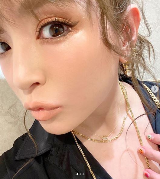 この透明感 浜崎あゆみ ふわポニー セルフメイクshotに反響 可愛すぎ 年6月29日 エキサイトニュース