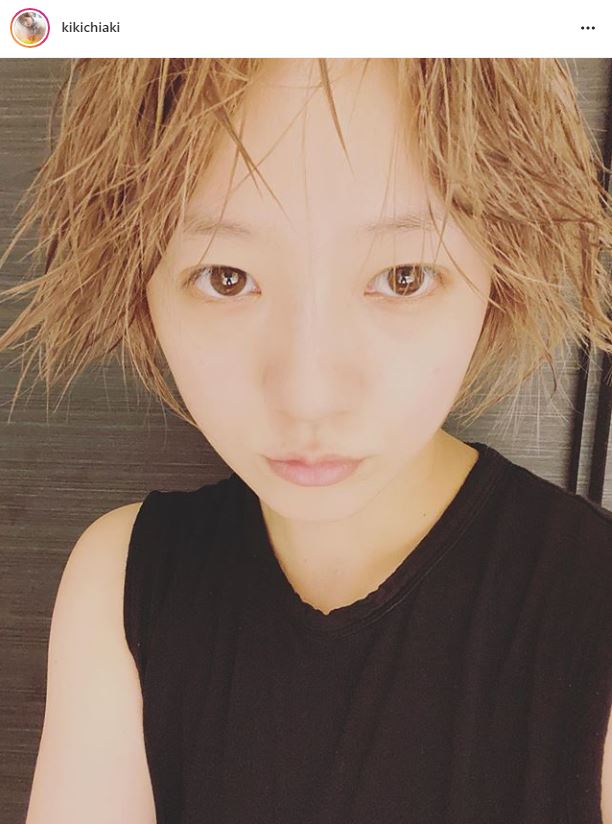 すっぴん 伊藤千晃 素肌感あふれる 爆発ヘア Shotに反響 透明感がすごい 年8月6日 エキサイトニュース