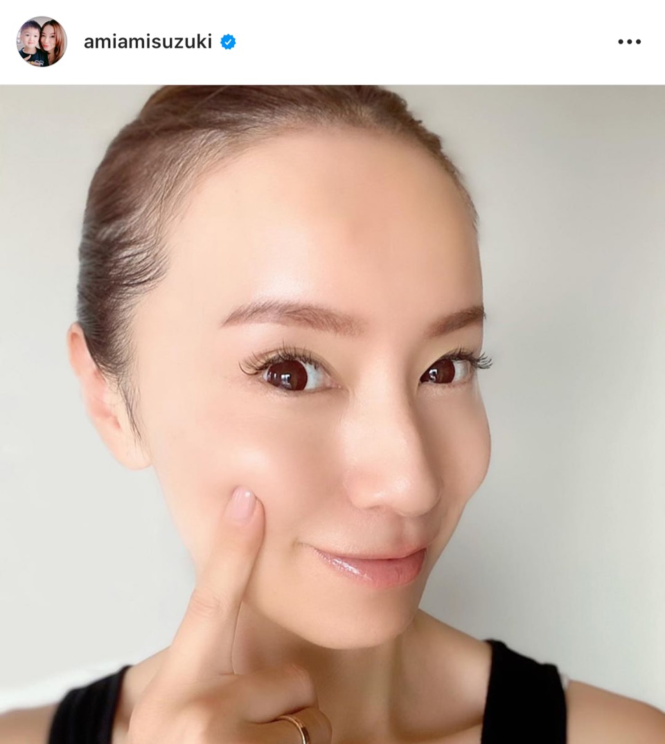 鈴木亜美 美肌際立つ笑顔shot公開し反響 すっぴんでこれ 透明感とモチモチ感 年8月21日 エキサイトニュース