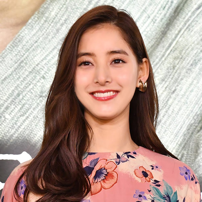お顔が小さい 新木優子 美脚の私服コーデに絶賛の声 スタイル抜群 オーラ凄い 21年4月13日 エキサイトニュース