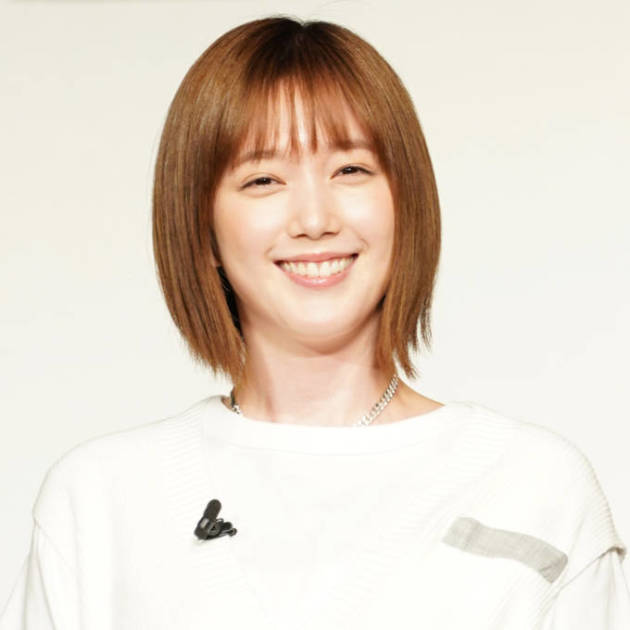 本田翼 ダボダボな メンズシャツの着こなしに絶賛の声 たまらん 最高か 21年5月11日 エキサイトニュース