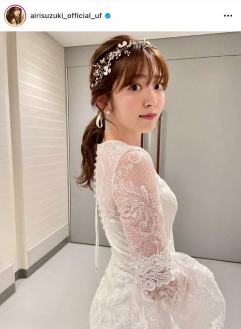 鈴木愛理 まるで花嫁 な白ドレス姿にファン反響 天使 めちゃめちゃ綺麗 21年5月14日 エキサイトニュース