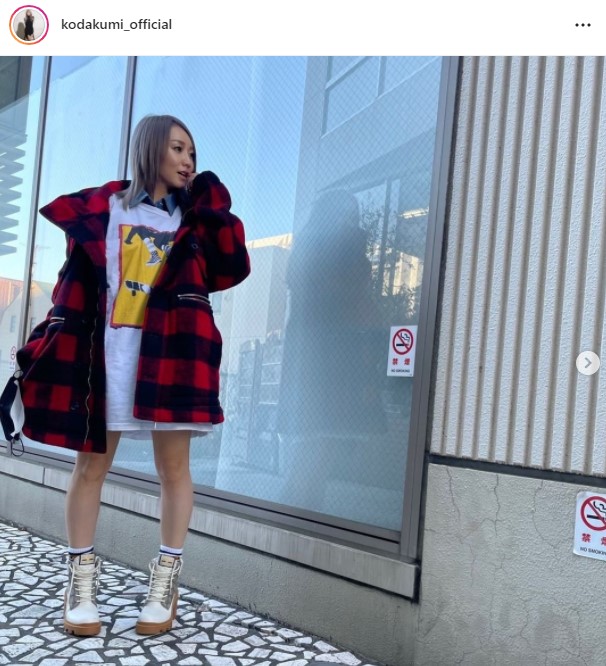 足ほそっっ 倖田來未 ヘアメンテを報告 素足を見せたミニ丈ファッションに反響 雰囲気変わるね 可愛すぎる 21年12月16日 エキサイトニュース