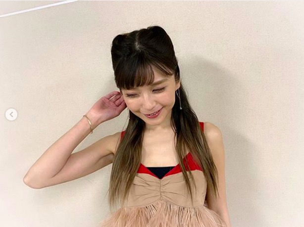 a宇野実彩子 肩出しコーデ写真公開で めちゃくちゃ痩せましたね スタイル良すぎ の声 19年2月24日 エキサイトニュース