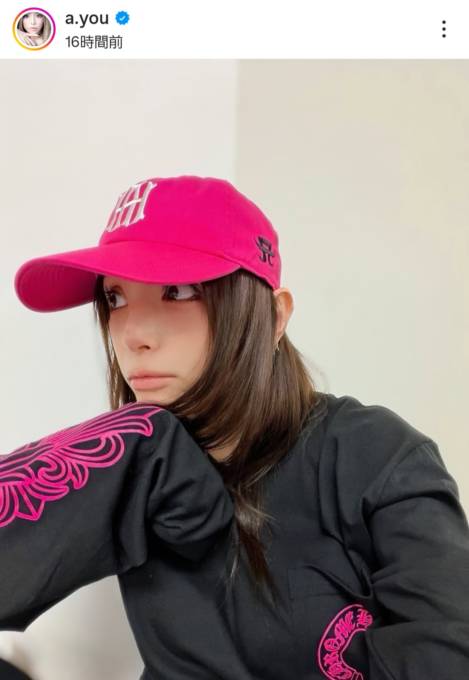 浜崎あゆみ、鮮やかなピンクが目を惹くコーデに「あゆー！！！って感じ