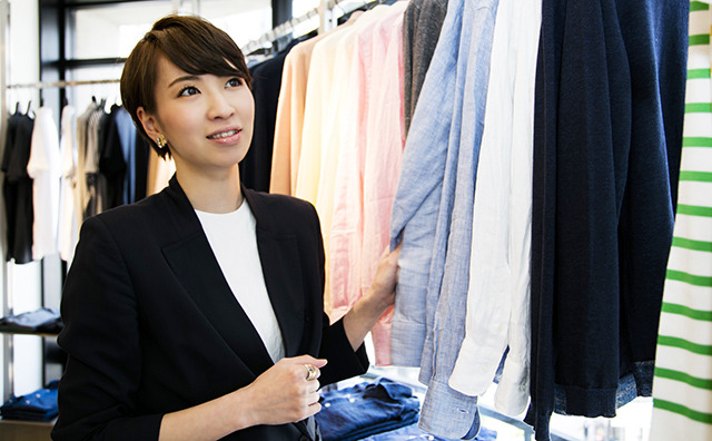 バーニーズ ニューヨーク新宿店 田邉菜央さん 代女子がときめくのは40代男性の夏の 渋色 です 16年5月26日 エキサイトニュース