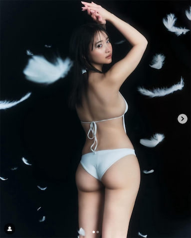永尾まりや、もっちりヒップに見惚れる白水着姿の見返りショット公開 (2024年5月23日) - エキサイトニュース