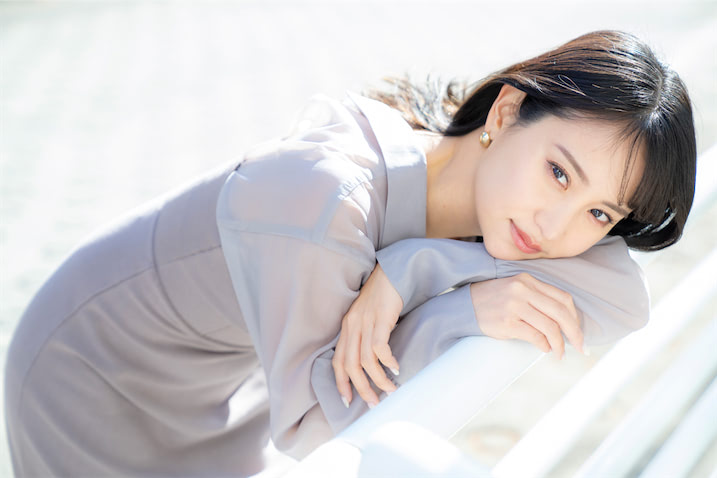 永尾まりやがソバージュに…“昭和”がテーマの最新写真集「飛び抜けて 