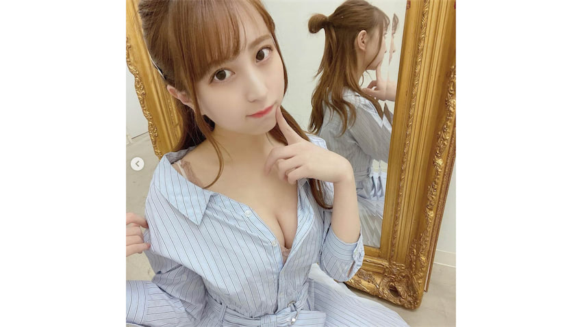 美しい谷間に釘付け 竹内星菜 破壊力抜群のシャツワンピース姿にファン悶絶 21年4月13日 エキサイトニュース