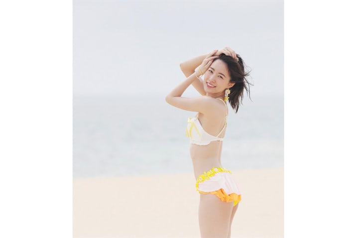 松井珠理奈 プライベート 撮影での厳選水着ショットを公開 さすがのスタイル 21年7月7日 エキサイトニュース