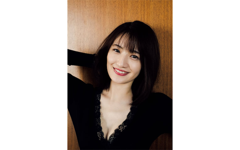 中田花奈が 週プレ 表紙に 馬場ふみかがコーディネートしたランジェリーグラビアを披露 21年12月6日 エキサイトニュース