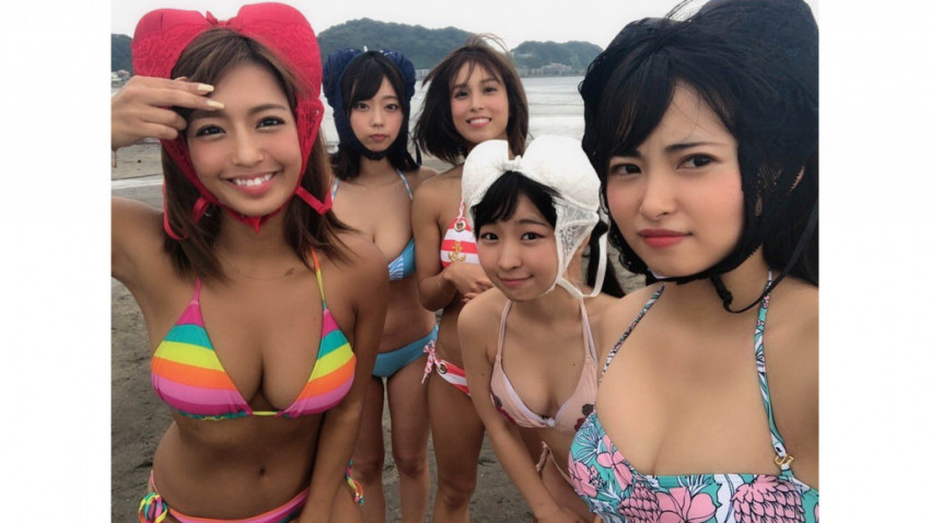 橋本梨菜 青山ひかる 犬童美乃梨ら ブラジャーかぶってた 衝撃の思い出写真にファン爆笑 年8月4日 エキサイトニュース