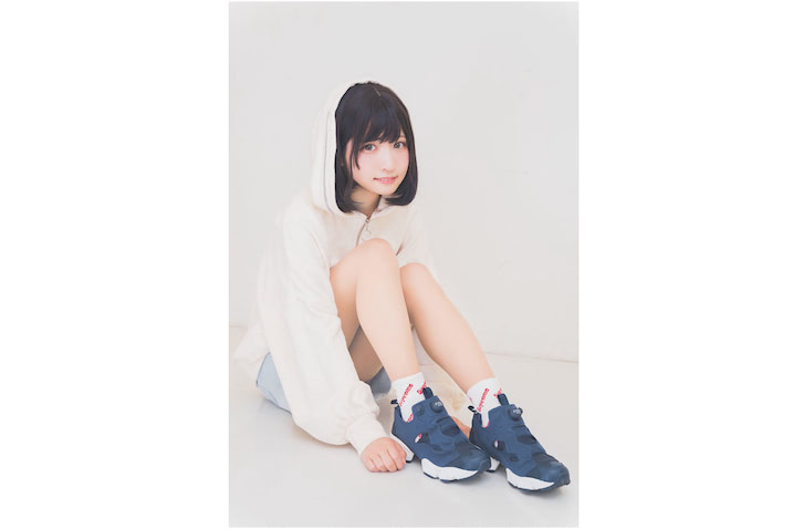 コスプレイヤー 猫田あしゅ パーカーから伸びる 圧倒的透明感 のすらり美脚を披露 年11月18日 エキサイトニュース