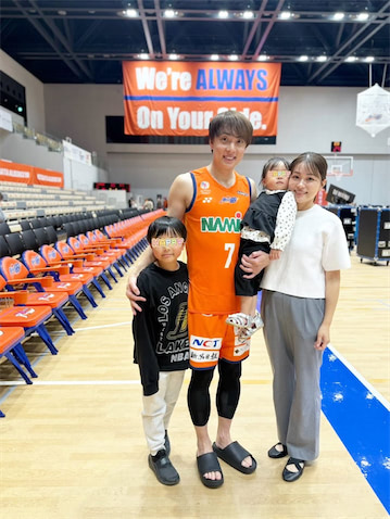 五十嵐圭    写真集セット●  現役男子プロバスケットボール選手 五十嵐圭写真集: バスケットボール界の貴公子、その素顔 (M.B.MOOK