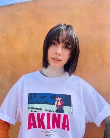 のん 中森明菜Tシャツ着用で撮影「至福の時でした」 (2024年5月5日