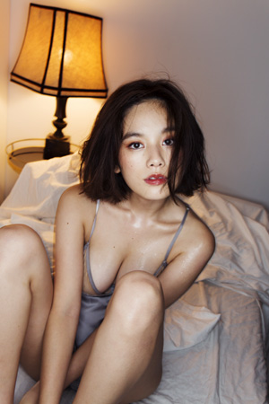 筧美和子 新しい私を表現できた 完全スッピンや手ブラetc リアルな魅力満載のスタイルブック 写真集２冊同時発売 16年10月25日 エキサイトニュース