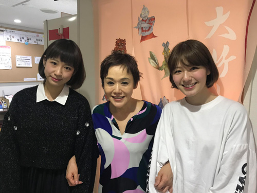 大竹しのぶと美人すぎる劇団員との３ショット が話題 17年12月30日 エキサイトニュース