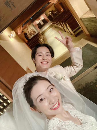 足立梨花 塩野瑛久との軽井沢挙式を報告 21年12月29日 エキサイトニュース 足立梨花 塩野瑛久との軽井沢挙式を報告 21年12月29日 エキサイトニュース