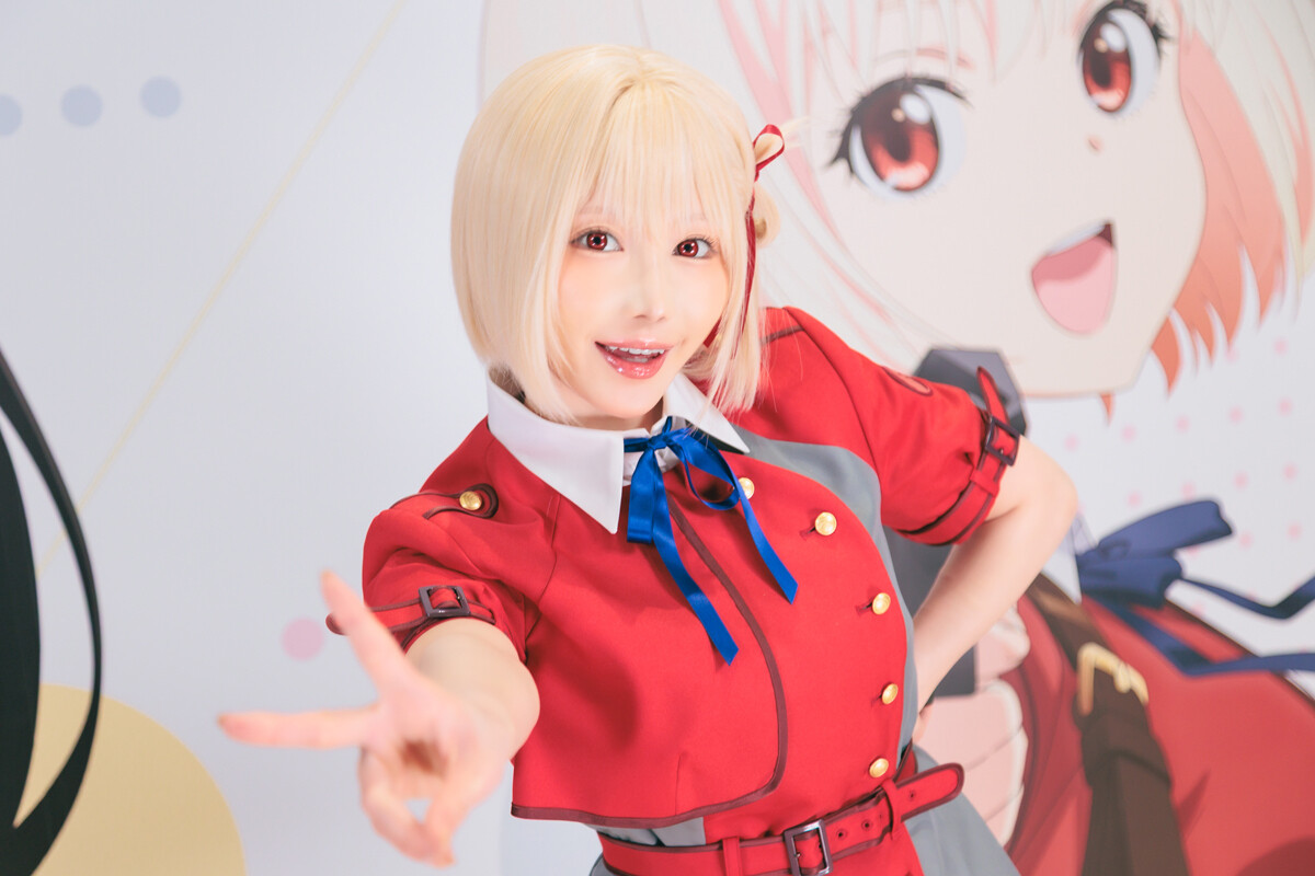 コスプレイヤー・篠崎こころ、“錦木千束”で登場 ファンから大歓声が 
