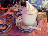 ソフトクリームが主役！お酒が苦手でもOKのバー「ミルク村」とは？